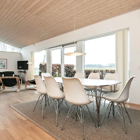 Tranquil Retreat-by Traum Holiday home *