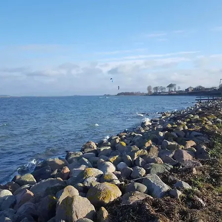 Tranquil Retreat-by Traum *