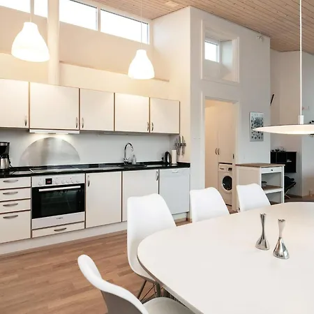 Tranquil Retreat-by Traum *