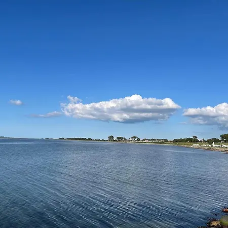 Tranquil Retreat-by Traum